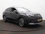 Volkswagen T-Roc 1.5 eTsi Life First Edition | Camera | Zwenkbare trekhaak | ACC | Stoelverwarming |