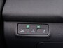 Volkswagen T-Roc 1.5 eTsi Life First Edition | Camera | Zwenkbare trekhaak | ACC | Stoelverwarming |