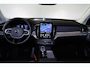 Volvo XC90 T8 Recharge AWD Ultra Dark - Luchtvering - Panorama/schuifdak - IntelliSafe Assist & Surround - 360º Camera - Bowers & Wilkins audio - Adaptieve LED koplampen - Verwarmde voorstoelen, stuur & achterbank - Parkeersensoren voor & achter - Elektr. bedienb. voorstoelen met geheugen - Geventileerde voorstoelen - Draadloze tel. lader - Extra getint glas - Inklapbare trekhaak - 22' LMV