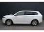 Mitsubishi Outlander 2.0 PHEV instyle - SCHUIFDAK - TREKHAAK - LEDER - NAVIGATIE - CAMERA - 2x PDC