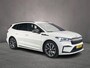 Skoda Enyaq iV 60 Sportline 180pk Automaat Trekhaak, Adaptive cruise control, Navigatie, Achteruitrijcamera, Stoelverwarming, LED matrix koplampen, Parkeersensoren, Stuurwiel verwarmd