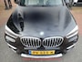 BMW X1 xDrive20i PANODAK / HEAD-UP / SPORTLEER / BLUETOOTH