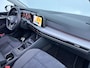 Volkswagen Golf Variant 1.0 TSI Life Business 110 pk | Verlengde garantie | Navigatie | Parkeersensoren (Park assist) | Achteruitrijcamera | Keyless entry | Stoelverwarming |