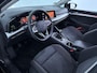 Volkswagen Golf Variant 1.0 TSI Life Business 110 pk | Verlengde garantie | Navigatie | Parkeersensoren (Park assist) | Achteruitrijcamera | Keyless entry | Stoelverwarming |