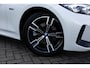 BMW 3-Serie Touring 320e | M-Sport | Panoramadak | Trekhaak | Sportstoelen | Parkeersensoren | Lichtmetalen Velgen 18 inch | Stoelverwarming | Cruise Control Adaptief | Dodehoekdetectie | Live Cockpit Plus | Connected Professional | Plug-in Hybrid (PHEV)