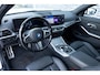 BMW 3-Serie Touring 320e | M-Sport | Panoramadak | Trekhaak | Sportstoelen | Parkeersensoren | Lichtmetalen Velgen 18 inch | Stoelverwarming | Cruise Control Adaptief | Dodehoekdetectie | Live Cockpit Plus | Connected Professional | Plug-in Hybrid (PHEV)