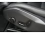 Volvo XC60 2.0 T6 Plug-in hybrid AWD Plus Dark | 350 PK | Panoramadak | Leder | Trekhaak | Volvo XC60 2.0 T6 Plug-in Hybrid AWD Plus Dark met 2.0 viercilinder plug-in hybride aandrijflijn en 350 PK, voorzien van luxe lederen bekleding, elektrisch verstelbare en verwarmde voorstoele