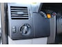 Mercedes-Benz Sprinter 210 2.2 CDI 366 HD 2013 | Trekhaak | Airco | Parkeersensoren | Centrale Vergrendeling | 2 Zitplaatsen Rechtsvoor | Houten vloer in Laadruimte