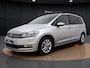 Volkswagen Touran 1.4 TSI Highline | Trekhaak | Camera | ACC | Stoelverwarming | Parkeerhulp | LED | Spiegelpakket | Navi | 17'' |