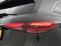 Mercedes-Benz GLC 300e 4MATIC Luxury line | Panorama schuifdak | Trekhaak | Electrische voorstelen | Dodehoek assistent | Alarm klasse SCM3 Inclusief 24 maanden Mercedes-Benz Certified garantie voor Europa.