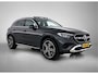 Mercedes-Benz GLC 300e 4MATIC Luxury line | Panorama schuifdak | Trekhaak | Electrische voorstelen | Dodehoek assistent | Alarm klasse SCM3 Inclusief 24 maanden Mercedes-Benz Certified garantie voor Europa.