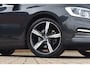 Volvo V60 T3 153PK R-Design Automaat | Trekhaak | All season banden |