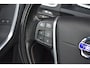 Volvo V60 T3 153PK R-Design Automaat | Trekhaak | All season banden |