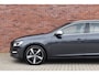 Volvo V60 T3 153PK R-Design Automaat | Trekhaak | All season banden |
