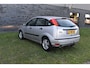 Ford Focus 1.6-16V Trend Automaat Airco 5-deurs 1e eigenaar Pdc Trekhaak lees goed!!! HANDELSAUTO - automaat gaat in noodloop