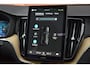 Volvo XC60 T6 350PK Plug-in hybrid AWD Ultra Dark | Trekhaak | Luchtvering |