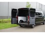 Peugeot Boxer 335 2.2 BlueHDi 140 L3H2 Asphalt in nieuwstaat |6.329 km |BPM vrij |2 stoelen en 2 airbags |Trekhaak |Camera |Cruise |Navi |Airco |Parkeersensoren |EURO6 |1e eigenaar |3500 KG