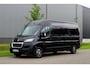 Peugeot Boxer 335 2.2 BlueHDi 140 L3H2 Asphalt in nieuwstaat |6.329 km |BPM vrij |2 stoelen en 2 airbags |Trekhaak |Camera |Cruise |Navi |Airco |Parkeersensoren |EURO6 |1e eigenaar |3500 KG