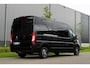 Peugeot Boxer 335 2.2 BlueHDi 140 L3H2 Asphalt in nieuwstaat |6.329 km |BPM vrij |2 stoelen en 2 airbags |Trekhaak |Camera |Cruise |Navi |Airco |Parkeersensoren |EURO6 |1e eigenaar |3500 KG