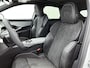 Peugeot E-3008 230pk GT Long Range 97 kWh Automaat | Accu 100% | Navigatie | Schuif/Kantel Dak | Elektrische Stoelen | Camera Voor + Achter | Warmtepomp |  HiFi Focal |