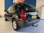 Hyundai Tucson 2.7i V6 4WD Style Automaat / bj.2005 / leder / climate / trekhaak / airco / APK tot 09/2027 / NAP met 203383 km.