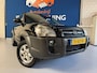 Hyundai Tucson 2.7i V6 4WD Style Automaat / bj.2005 / leder / climate / trekhaak / airco / APK tot 09/2027 / NAP met 203383 km.