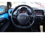 Toyota Aygo FIRST 5-DEURS LMV APPLE/ANDROID PRIVACY-GLASS LED AIRCO CAMERA BLUETOOTH DEALER-ONDERHOUDEN NL-AUTO