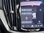 Volvo V60 T8 Recharge Plus Dark | 18" Allseason | Trekhaak | Panoramadak | Head-Up | 360 Camera | Elektr. verst. Sportstoelen | Getint Glas