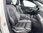 Volvo V60 T8 Recharge Plus Dark | 18" Allseason | Trekhaak | Panoramadak | Head-Up | 360 Camera | Elektr. verst. Sportstoelen | Getint Glas