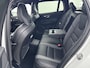 Volvo V60 T8 Recharge Plus Dark | 18" Allseason | Trekhaak | Panoramadak | Head-Up | 360 Camera | Elektr. verst. Sportstoelen | Getint Glas