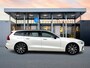 Volvo V60 T8 Recharge Plus Dark | 18" Allseason | Trekhaak | Panoramadak | Head-Up | 360 Camera | Elektr. verst. Sportstoelen | Getint Glas
