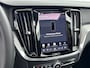 Volvo V60 T8 Recharge Plus Dark | 18" Allseason | Trekhaak | Panoramadak | Head-Up | 360 Camera | Elektr. verst. Sportstoelen | Getint Glas
