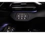 Volkswagen ID.5 Pro 77 kWh 204pk Automaat, Adaptive cruise control, Achteruitrijcamera, Stoelverwarming, Stuurverwarming, Voorruit verwarmd, Parkeersensoren, Navigatie, App-connect, Matrix LED koplampen, DAB-radio
