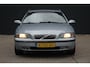 Volvo V70 2.4 Comfort Line | Automaat | Trekhaak | Navigatie | Clima / Cruise control | APK | PDC |