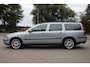Volvo V70 2.4 Comfort Line | Automaat | Trekhaak | Navigatie | Clima / Cruise control | APK | PDC |