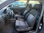 Volkswagen Golf 1.6-16V Sportline