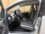 Volkswagen Up! 1.0 BMT high up! Cruise control | Climate control | Elektrische ramen & spiegelverstelling | Lichtmetalen velgen | Voorstoelen verwarmd | Isofix | Parkeersensoren achter