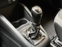 Skoda Fabia Combi 1.0 TSI Ambition Apple CarPlay/Android Auto | Airconditioning | Cruise control | DAB ontvanger | Multifunctioneel stuurwiel | Navigatiesysteem | Signaalkleur | Parkeersensoren achter