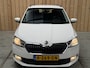Skoda Fabia Combi 1.0 TSI Ambition Apple CarPlay/Android Auto | Airconditioning | Cruise control | DAB ontvanger | Multifunctioneel stuurwiel | Navigatiesysteem | Signaalkleur | Parkeersensoren achter