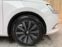 Skoda Fabia Combi 1.0 TSI Ambition Apple CarPlay/Android Auto | Airconditioning | Cruise control | DAB ontvanger | Multifunctioneel stuurwiel | Navigatiesysteem | Signaalkleur | Parkeersensoren achter
