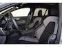 Volvo V60 T6 Recharge AWD Plus Dark - Panorama/schuifdak - IntelliSafe Assist & Surround - 360º Camera - Harman/Kardon audio - Verwarmde voorstoelen, stuur & achterbank - Parkeersensoren voor & achter - Elektr. bedienb. voorstoelen met geheugen - Head up display - Extra getint glas - 19' LMV