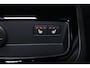 Volvo V60 T6 Recharge AWD Plus Dark - Panorama/schuifdak - IntelliSafe Assist & Surround - 360º Camera - Harman/Kardon audio - Verwarmde voorstoelen, stuur & achterbank - Parkeersensoren voor & achter - Elektr. bedienb. voorstoelen met geheugen - Head up display - Extra getint glas - 19' LMV
