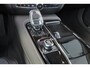 Volvo V60 T6 Recharge AWD Plus Dark - Panorama/schuifdak - IntelliSafe Assist & Surround - 360º Camera - Harman/Kardon audio - Verwarmde voorstoelen, stuur & achterbank - Parkeersensoren voor & achter - Elektr. bedienb. voorstoelen met geheugen - Head up display - Extra getint glas - 19' LMV