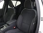 Volvo XC40 B4 Plus Dark | Panoramadak | Trekhaak | Harman/Kardon | Dodehoekdetectie |