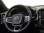 Volvo XC40 B4 Plus Dark | Panoramadak | Trekhaak | Harman/Kardon | Dodehoekdetectie |