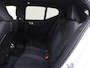 Volvo XC40 B4 Plus Dark | Panoramadak | Trekhaak | Harman/Kardon | Dodehoekdetectie |