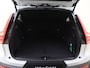 Volvo XC40 B4 Plus Dark | Panoramadak | Trekhaak | Harman/Kardon | Dodehoekdetectie |