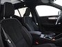 Volvo XC40 B4 Plus Dark | Panoramadak | Trekhaak | Harman/Kardon | Dodehoekdetectie |