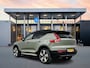 Volvo XC40 Recharge Twin AWD 408PK Ultimate 82kWh | 20" | Exterior Styling | Leder/Nubuck | Trekhaak | Getint Glas | Panoramadak | 360 Camera | Harman Kardon | Elektr. verst. Stoelen | Stoel/Stuurverwarming | Warmtepomp