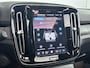 Volvo XC40 Recharge Twin AWD 408PK Ultimate 82kWh | 20" | Exterior Styling | Leder/Nubuck | Trekhaak | Getint Glas | Panoramadak | 360 Camera | Harman Kardon | Elektr. verst. Stoelen | Stoel/Stuurverwarming | Warmtepomp
